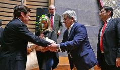 Foto de la galería: Ovación en la Legislatura para los campeones misioneros de la Copa Robótica 2019