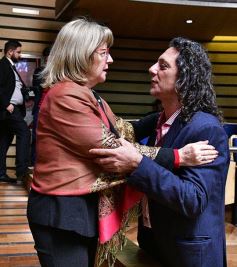 Foto de la galería: Ovación en la Legislatura para los campeones misioneros de la Copa Robótica 2019