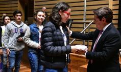 Foto de la galería: Ovación en la Legislatura para los campeones misioneros de la Copa Robótica 2019