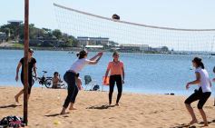 Foto de la galería: Postales de una tarde soleada: empezó en la bahía El Brete la Semana del Farmacéutico