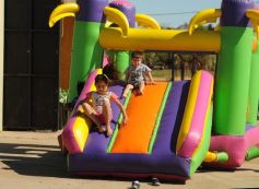 Foto de la galería: Postales de una tarde soleada: empezó en la bahía El Brete la Semana del Farmacéutico