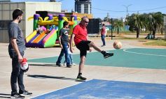 Foto de la galería: Postales de una tarde soleada: empezó en la bahía El Brete la Semana del Farmacéutico