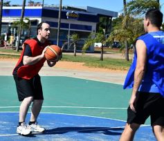 Foto de la galería: Postales de una tarde soleada: empezó en la bahía El Brete la Semana del Farmacéutico