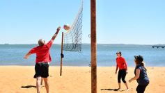 Foto de la galería: Postales de una tarde soleada: empezó en la bahía El Brete la Semana del Farmacéutico