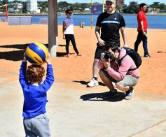 Foto de la galería: Postales de una tarde soleada: empezó en la bahía El Brete la Semana del Farmacéutico