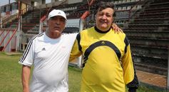 Foto de la galería: Glorias de Guaraní y de Iguazú jugaron un partido en Villa Sarita