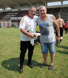 Foto de la galería: Glorias de Guaraní y de Iguazú jugaron un partido en Villa Sarita