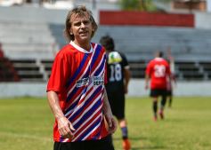 Foto de la galería: Glorias de Guaraní y de Iguazú jugaron un partido en Villa Sarita