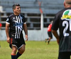 Foto de la galería: Glorias de Guaraní y de Iguazú jugaron un partido en Villa Sarita