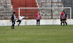 Foto de la galería: Glorias de Guaraní y de Iguazú jugaron un partido en Villa Sarita