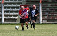 Foto de la galería: Glorias de Guaraní y de Iguazú jugaron un partido en Villa Sarita