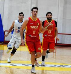 Foto de la galería: Tokio superó a Luz y Fuerza por la Liga Provincial