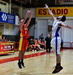 Foto de la galería: Tokio superó a Luz y Fuerza por la Liga Provincial
