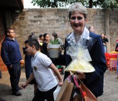 Foto de la galería: Sorpresa y mimos para los docentes en el Colegio del Carmen