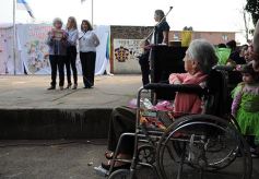 Foto de la galería: Sorpresa y mimos para los docentes en el Colegio del Carmen