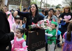 Foto de la galería: Sorpresa y mimos para los docentes en el Colegio del Carmen