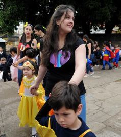 Foto de la galería: Sorpresa y mimos para los docentes en el Colegio del Carmen