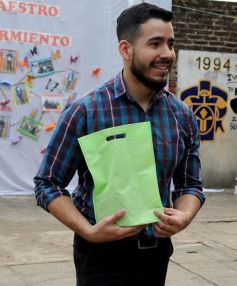 Foto de la galería: Sorpresa y mimos para los docentes en el Colegio del Carmen