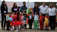 Foto de la galería: Sorpresa y mimos para los docentes en el Colegio del Carmen