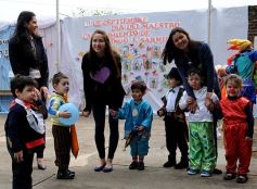 Foto de la galería: Sorpresa y mimos para los docentes en el Colegio del Carmen