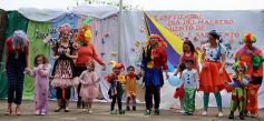 Foto de la galería: Sorpresa y mimos para los docentes en el Colegio del Carmen