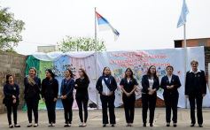 Foto de la galería: Sorpresa y mimos para los docentes en el Colegio del Carmen