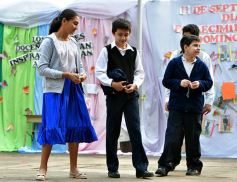 Foto de la galería: Sorpresa y mimos para los docentes en el Colegio del Carmen