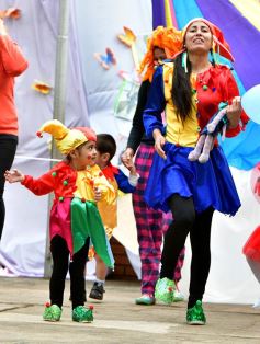 Foto de la galería: Sorpresa y mimos para los docentes en el Colegio del Carmen