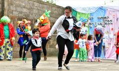 Foto de la galería: Sorpresa y mimos para los docentes en el Colegio del Carmen
