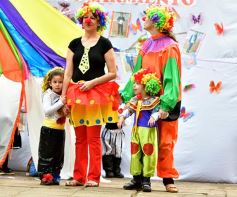 Foto de la galería: Sorpresa y mimos para los docentes en el Colegio del Carmen