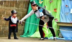 Foto de la galería: Sorpresa y mimos para los docentes en el Colegio del Carmen