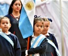 Foto de la galería: Sorpresa y mimos para los docentes en el Colegio del Carmen