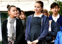 Foto de la galería: Sorpresa y mimos para los docentes en el Colegio del Carmen