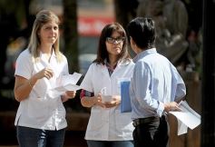 Foto de la galería: En su día, los farmacéuticos llevaron adelante en toda la provincia una campaña a favor de la vacunación