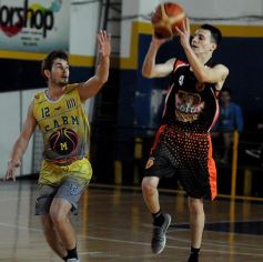 Foto de la galería: La victoria de Mitre ante Cataratas en fotos