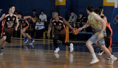 Foto de la galería: La victoria de Mitre ante Cataratas en fotos