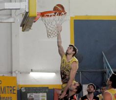 Foto de la galería: La victoria de Mitre ante Cataratas en fotos