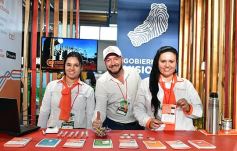 Foto de la galería: Los amigos en la Feria Forestal Argentina