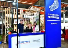 Foto de la galería: Los amigos en la Feria Forestal Argentina