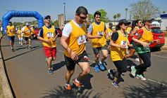 Foto de la galería: Maratón, caminata y solidaridad en la costanera