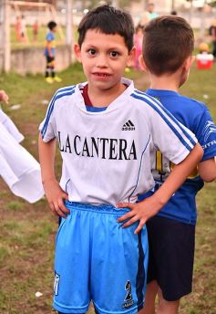 Foto de la galería: Fútbol Infantil: los futuros craks mostraron sus habilidades en la cancha de Brown