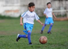 Foto de la galería: Fútbol Infantil: los futuros craks mostraron sus habilidades en la cancha de Brown