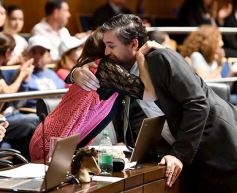 Foto de la galería: Última sesión de la Cámara: Misiones reguló la equinoterapia como actividad terapéutica