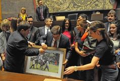 Foto de la galería: Última sesión de la Cámara: Misiones reguló la equinoterapia como actividad terapéutica