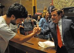 Foto de la galería: Última sesión de la Cámara: Misiones reguló la equinoterapia como actividad terapéutica