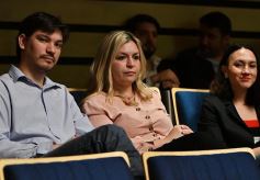 Foto de la galería: Última sesión de la Cámara: Misiones reguló la equinoterapia como actividad terapéutica