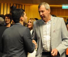 Foto de la galería: Última sesión de la Cámara: Misiones reguló la equinoterapia como actividad terapéutica