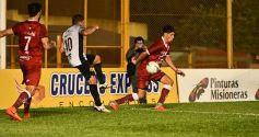 Foto de la galería: Crucero del Norte empató en cero con Defensores de Belgrano