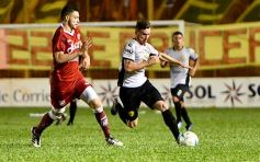 Foto de la galería: Crucero del Norte empató en cero con Defensores de Belgrano