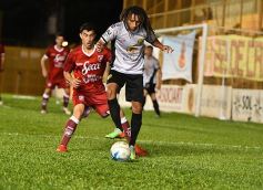 Foto de la galería: Crucero del Norte empató en cero con Defensores de Belgrano